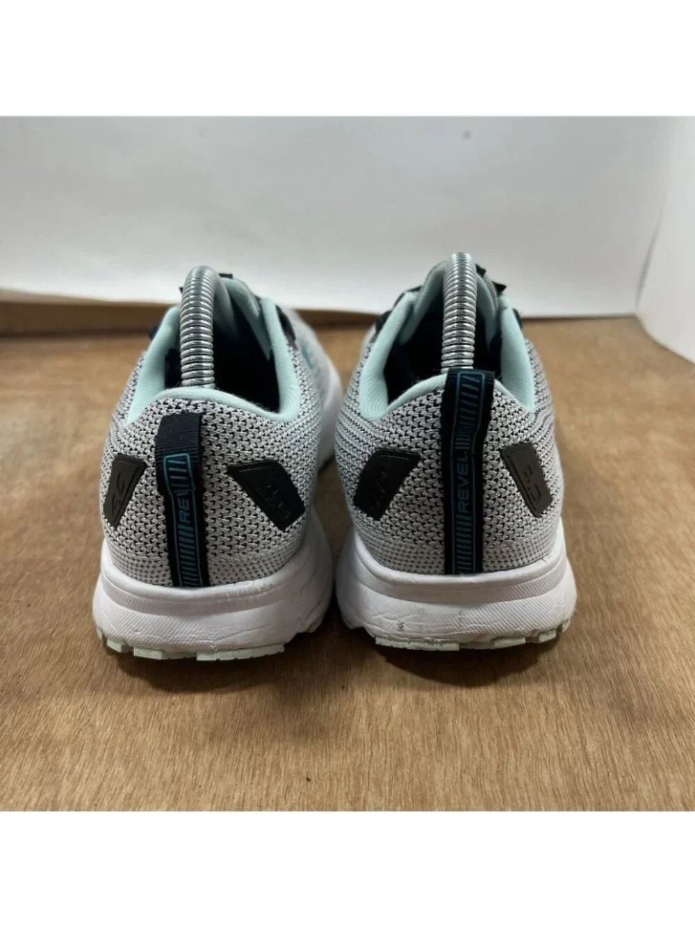 Brooks Revel 4 Women Size 8.5 Grey Running Shoes Sneakers